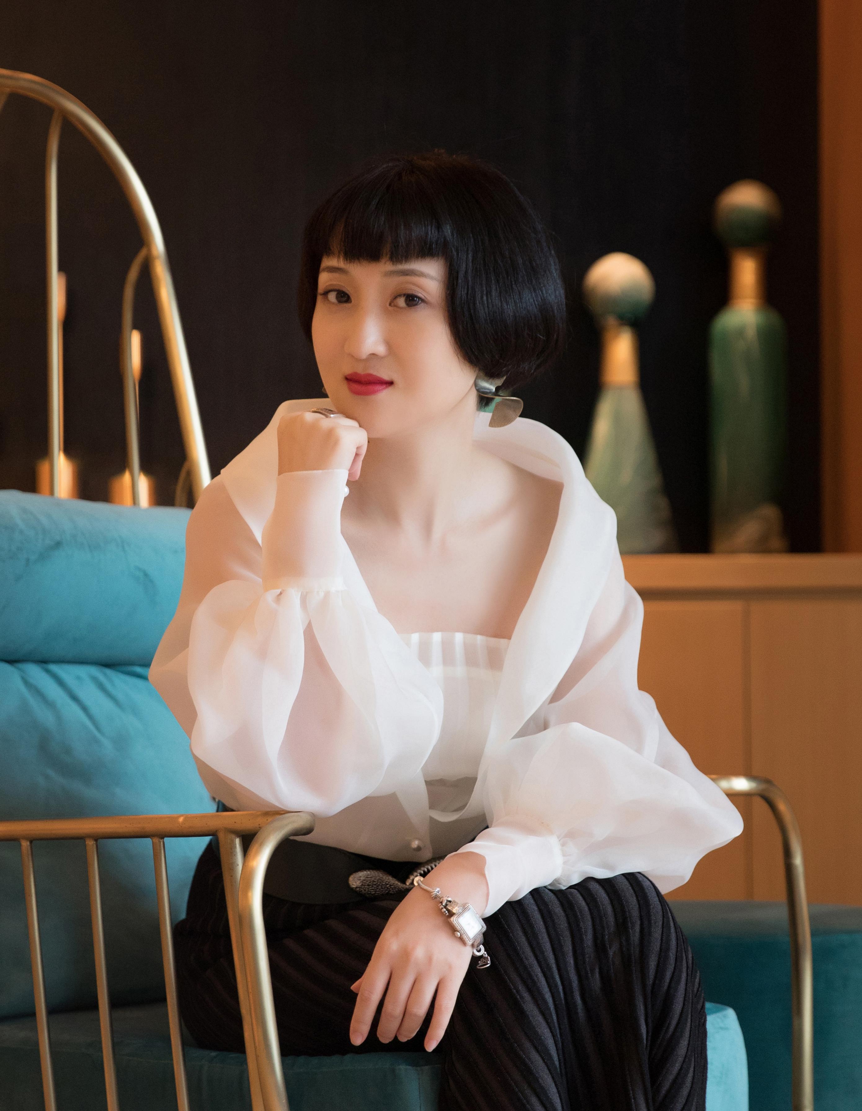 李婕（LILYLEE）